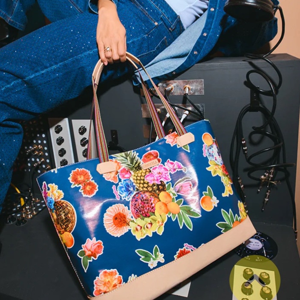 CRUISE BIG BREEZY EAST/WEST TOTE new with tag - Picture 2 of 9